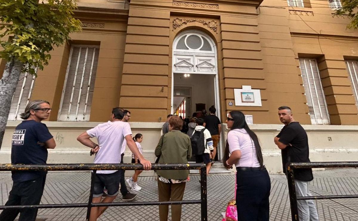 Postales de cierta normalidad en un inicio de clases marcado por el paro docente.