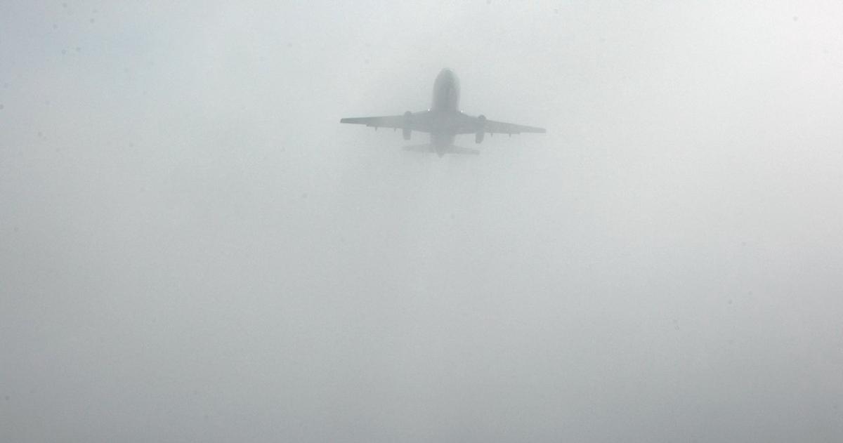 Alerta violeta en Buenos Aires por intensa niebla que afecta la visibilidad