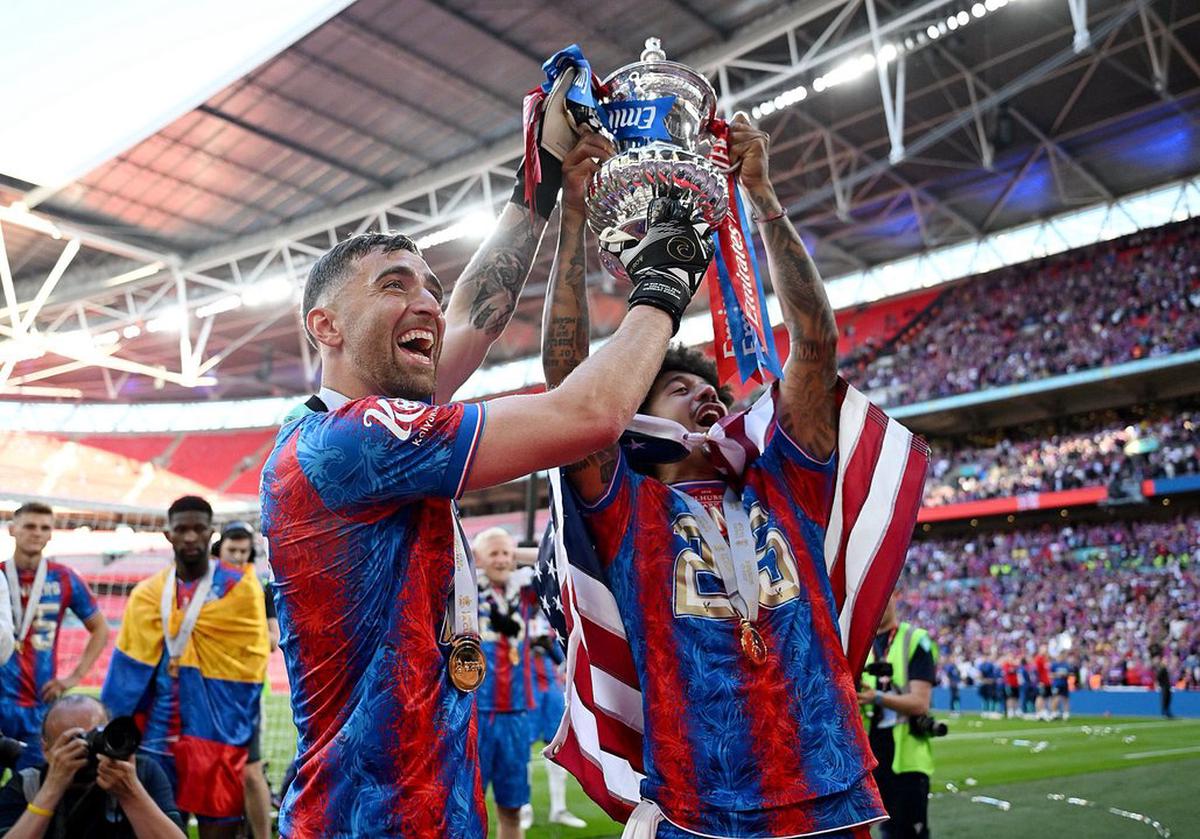 Crystal Palace, fuera de la Europa League por conflicto de multipropiedad.