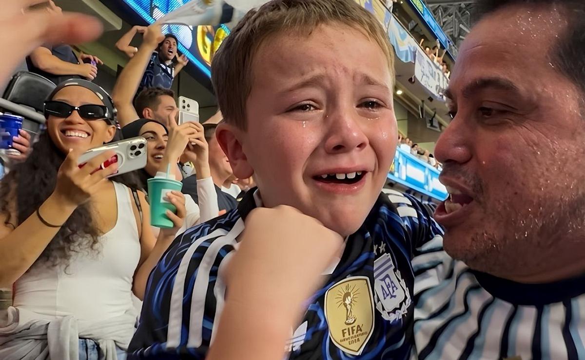 Hincha argentino llorando durante el Mundial 2026.