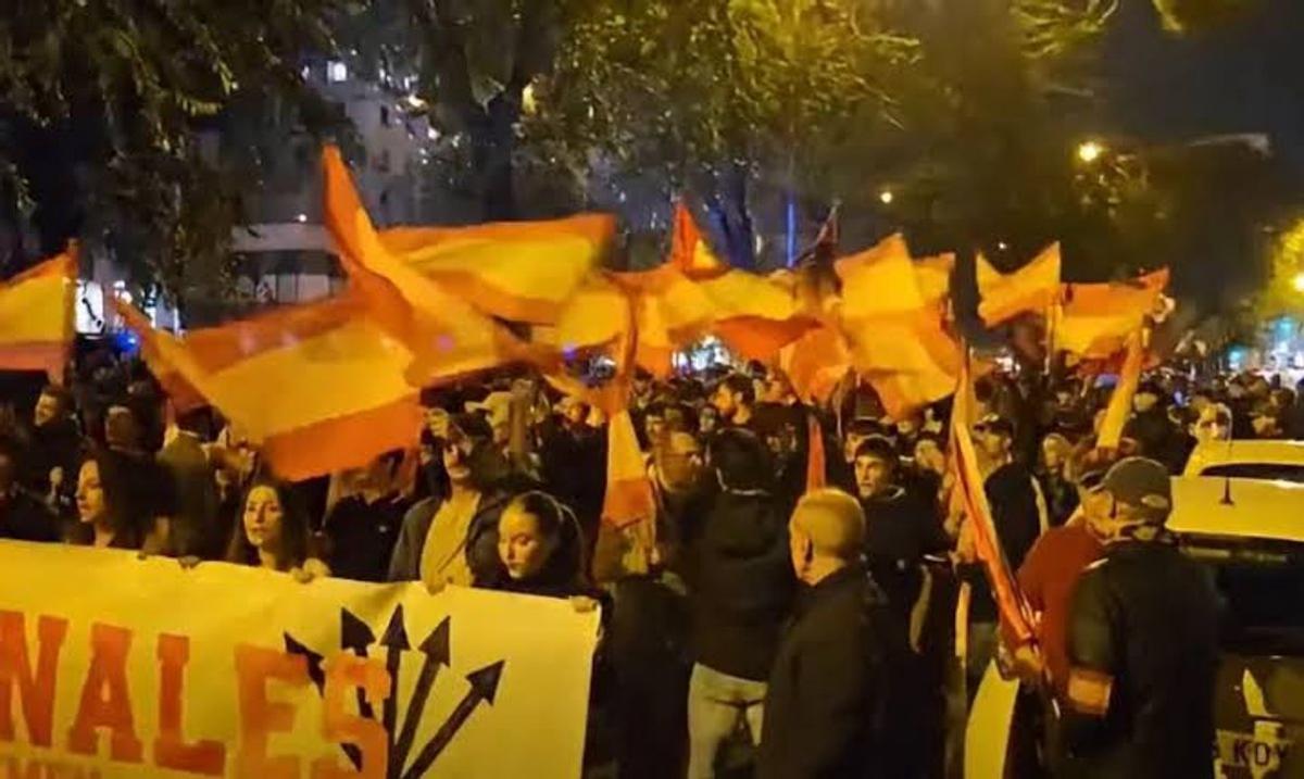 Miles de personas marcharon al Ministerio de Transporte en Madrid.