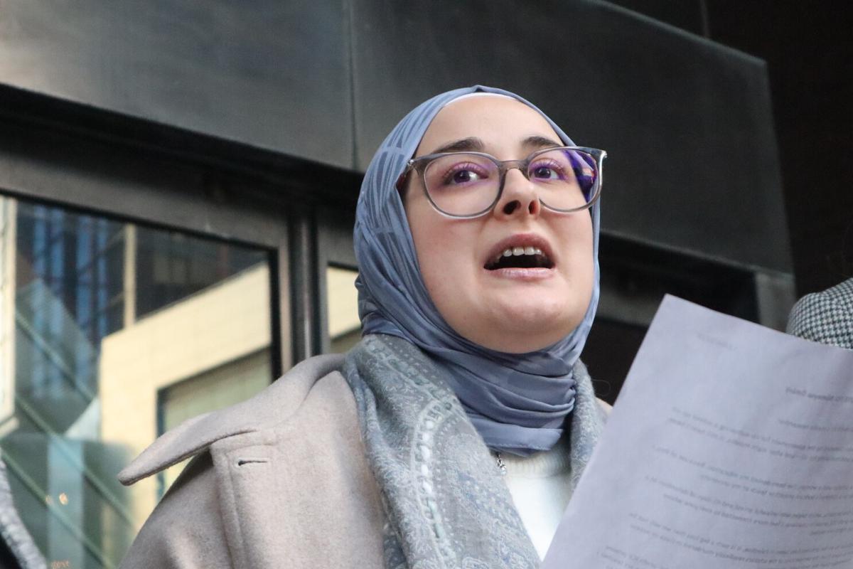 Jueza permite a estudiante turca de Tufts reanudar labores tras revocación de visa