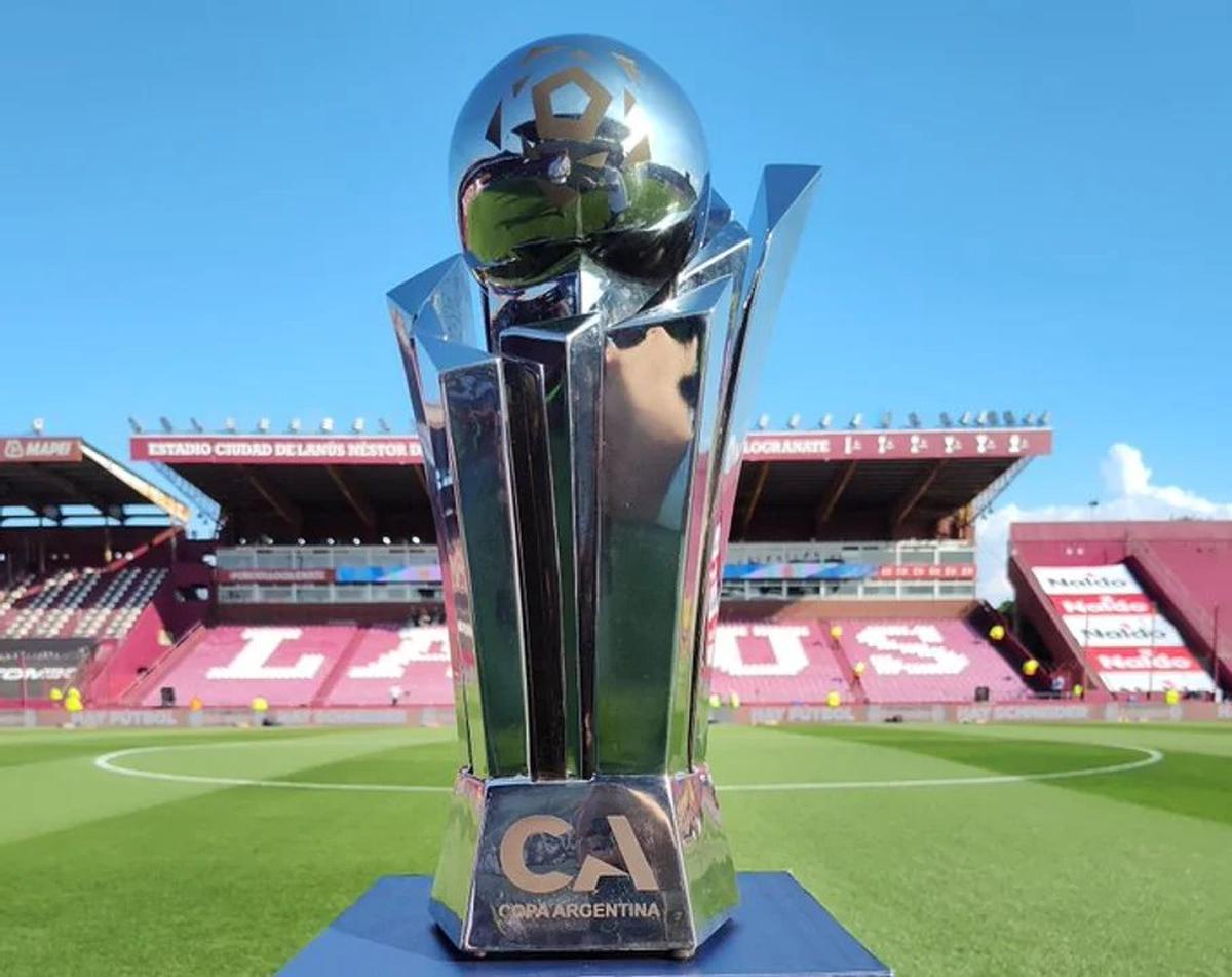 Independiente, Racing y San Lorenzo ya tienen día y sede para los 16avos de final. (Foto NA: @Copa_Argentina)