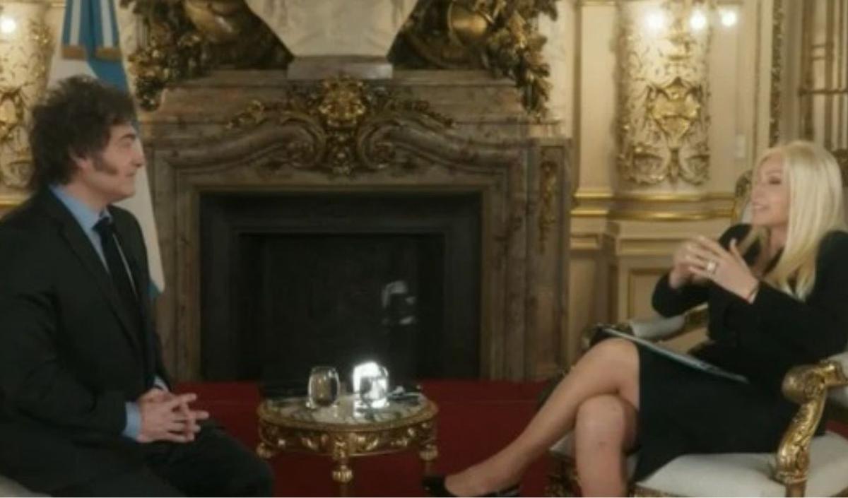 FOTO: El Presidente y la diva, en la Casa Rosada (Foto: captura de TV). 