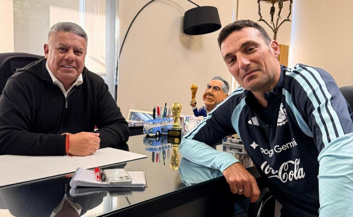 La foto que subió Tapia junto a Scaloni. (Foto:X)