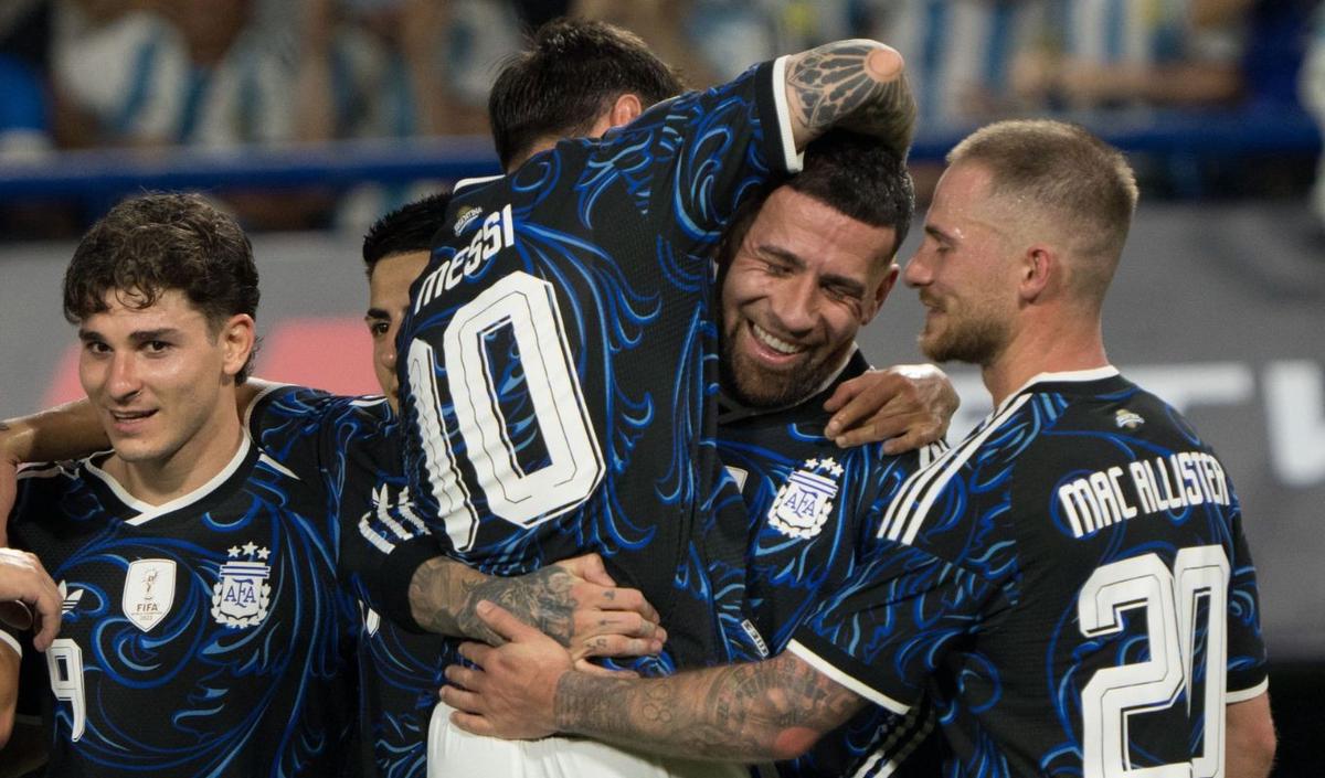 El equipo argentino logró un abultado triunfo ante su rival africano.