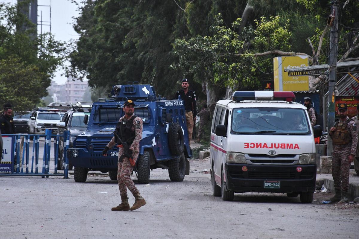 Ataques aéreos de Pakistán matan a 36 civiles en Afganistán y hieren a 160, dicen funcionarios
