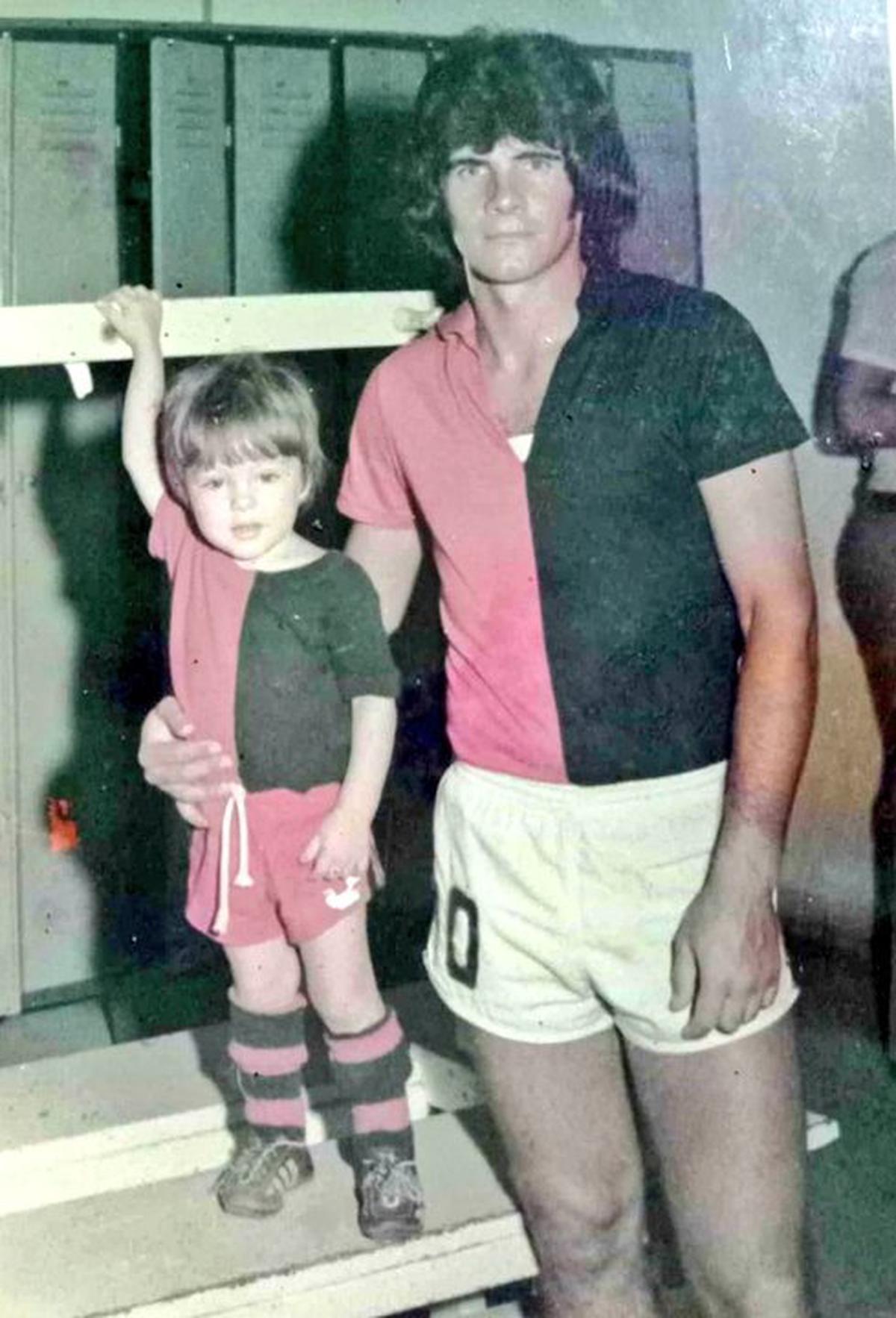 Leonardo Ferragut, siendo la mascota de Newell´s en el año 1974.