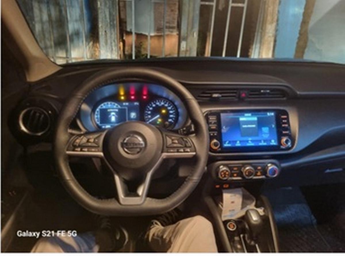 Los ladrones se sacaban fotos con los vehículos robados. (Policía)