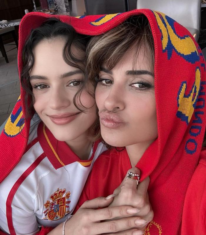 Rosalía y Penélope Cruz vibraron con la victoria de España en el Mundial