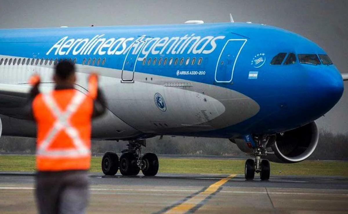 FOTO: Aerolíneas Argentinas e Intercargo, enemigos públicos del Gobierno nacional.