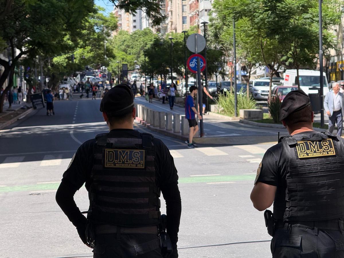 Caos en el centro de Córdoba por marchas y cortes de calles.