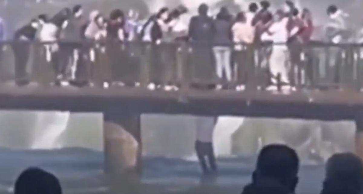 Un turista se lanzó al agua en las Cataratas del Iguazú para recuperar su celular