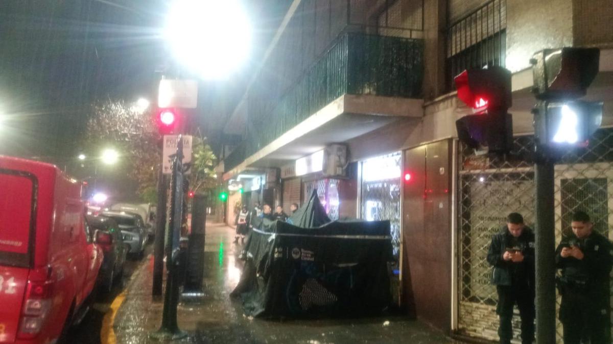 Incendio en Palermo: una jubilada fallece y varios evacuados