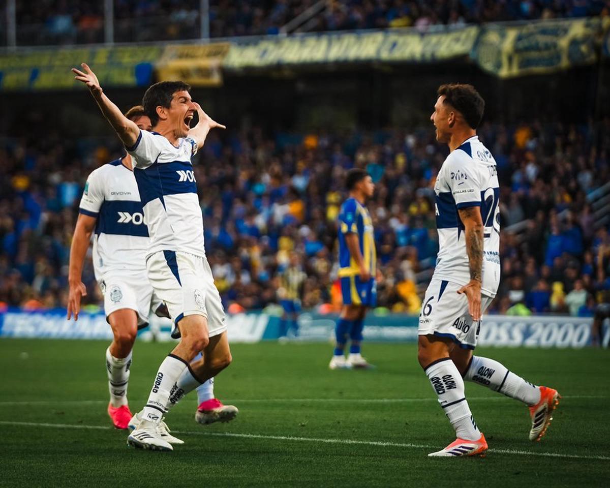 Gimnasia y Esgrima La Plata lo ganó sobre el final ante Rosario Central en el Torneo Clausura.