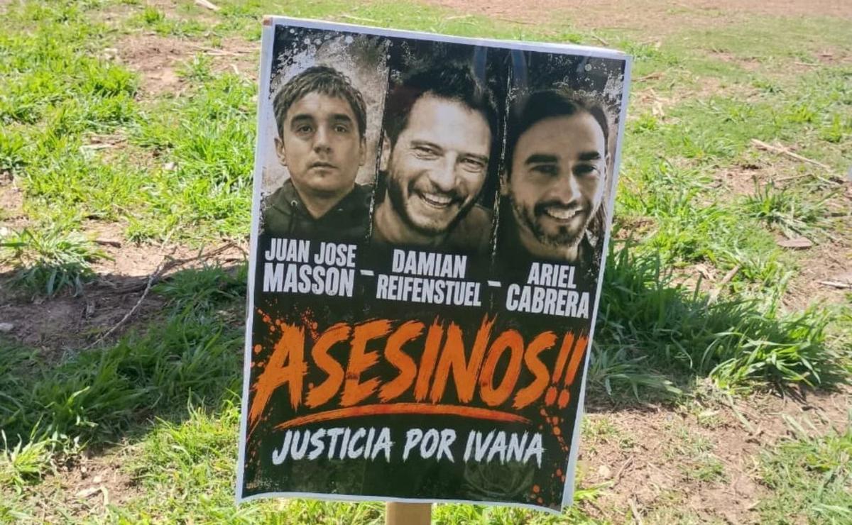 Familiares de Ivana en el Centro de Justicia Penal.