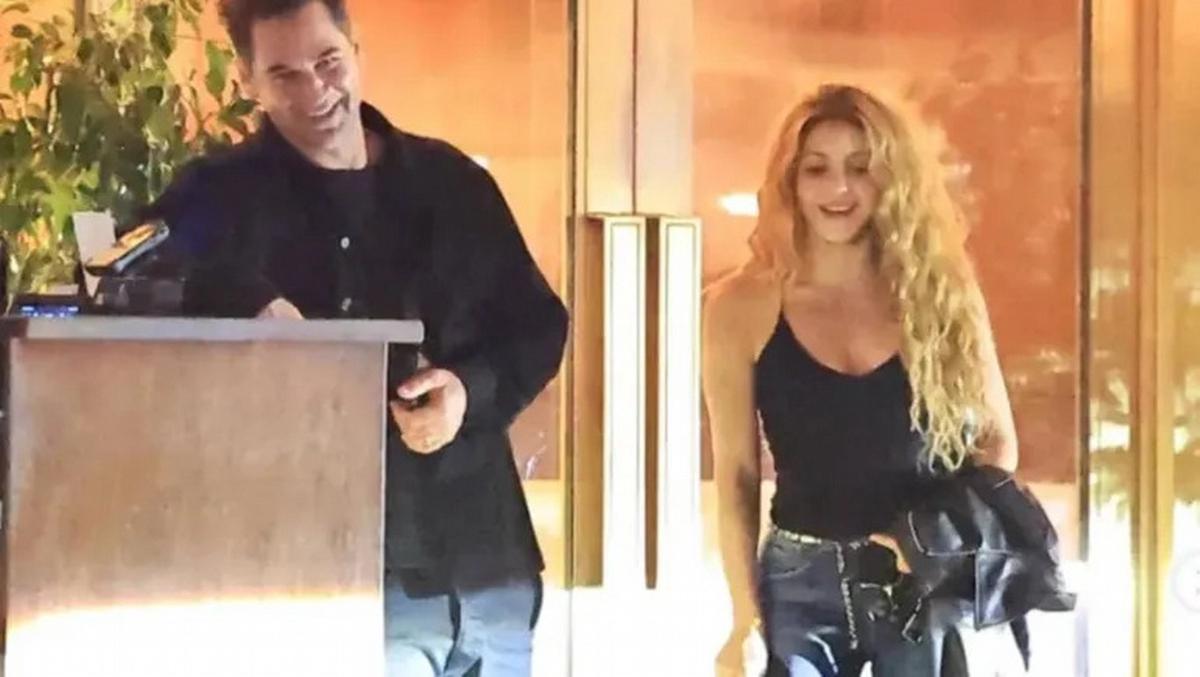 Shakira y el actor mexicano Manuel García-Rulfo son captados juntos en Los Ángeles