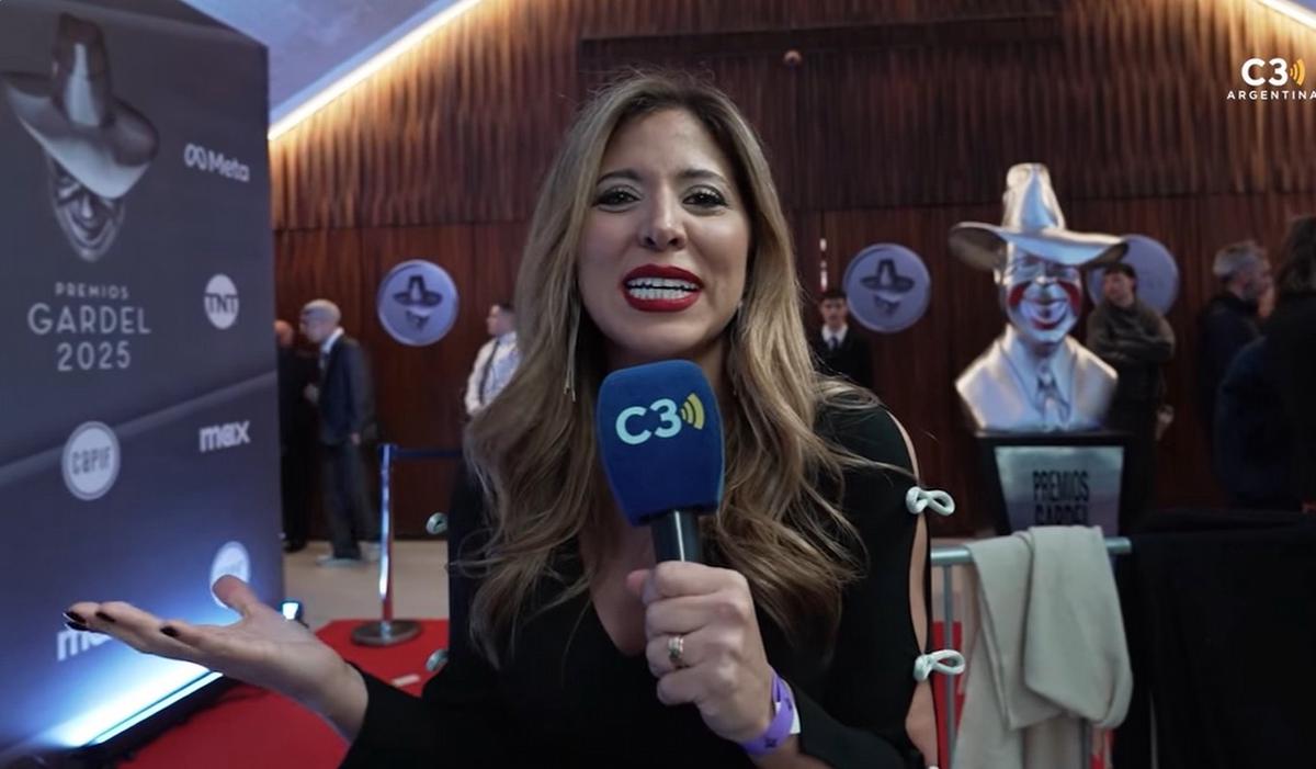 Geo Monteagudo, en la alfombra roja del Teatro Coliseo.