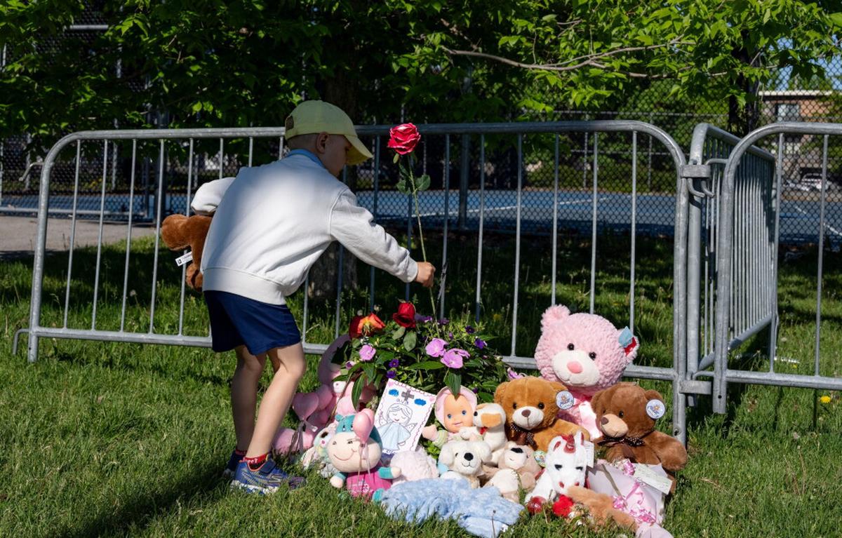 Muere niña de 3 años luego de salir volando de un castillo inflable en parque de Montreal