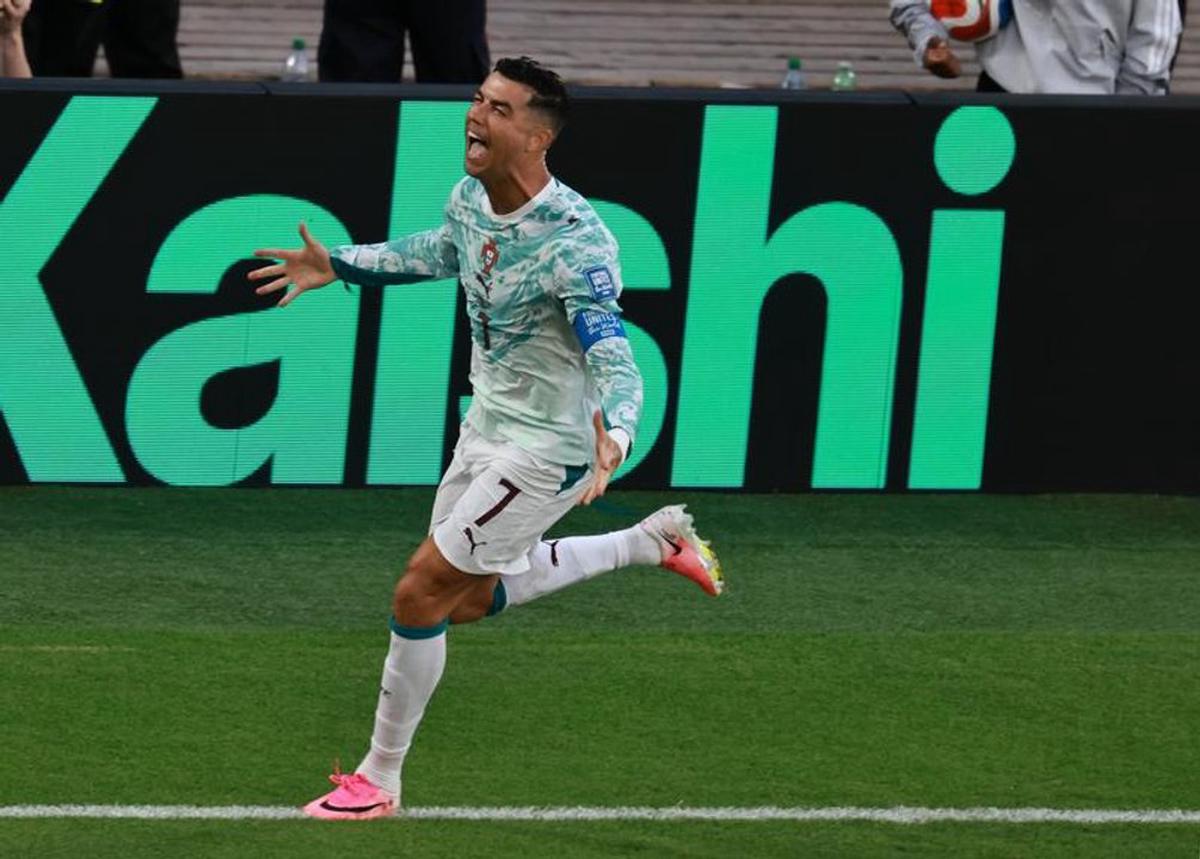 A los 41 años, Cristiano Ronaldo convirtió su primer gol en una fase eliminatoria mundialista.