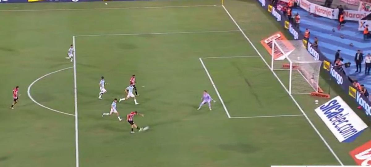 Cambeses salvó a Racing. Foto: Agencia NA (captura de TV).