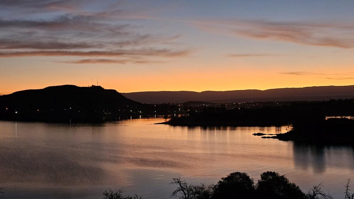 Las vistas del Cerro de los Enamorados, en Embalse. (Foto: Córdoba Turismo)