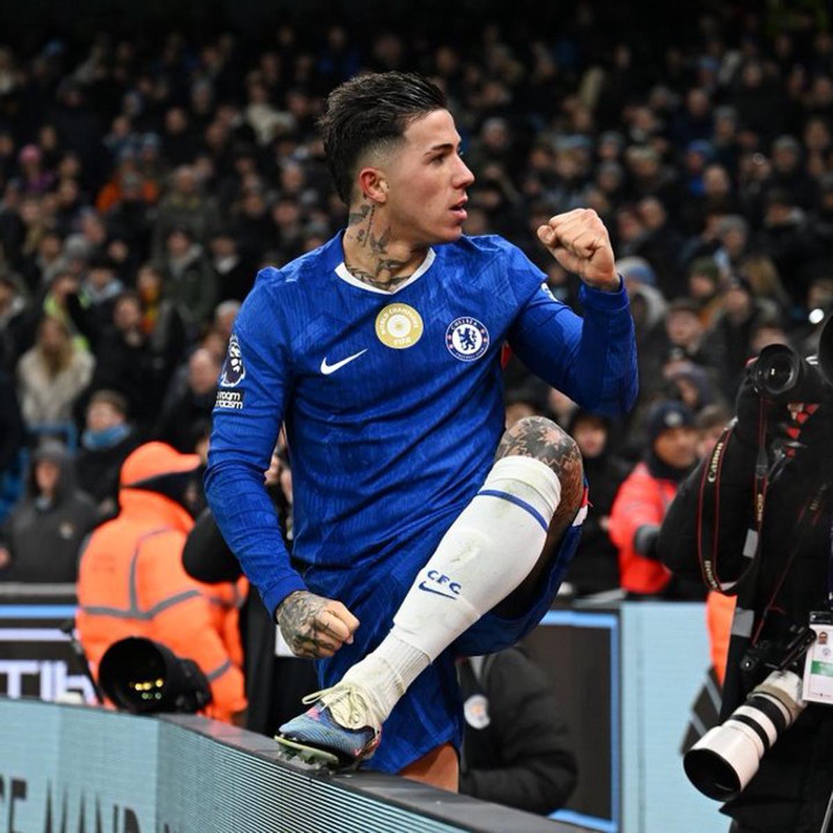 Enzo Fernández festejando el gol del empate de Chelsea ante Manchester City. Foto: Agencia NA (@ChelseaFC)