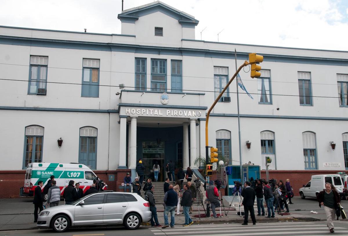 Choque en Belgrano: tres heridos tras colisión entre ambulancia y auto