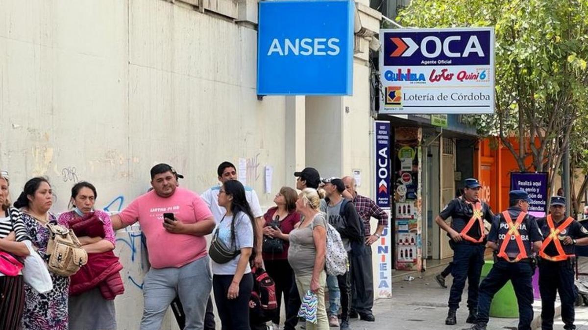 FOTO: Denunciaron más de 200 embarazos falsos para cobrar una asignación de ANSES