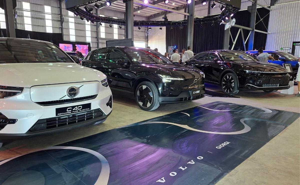 Salón del Automóvil, Funes.