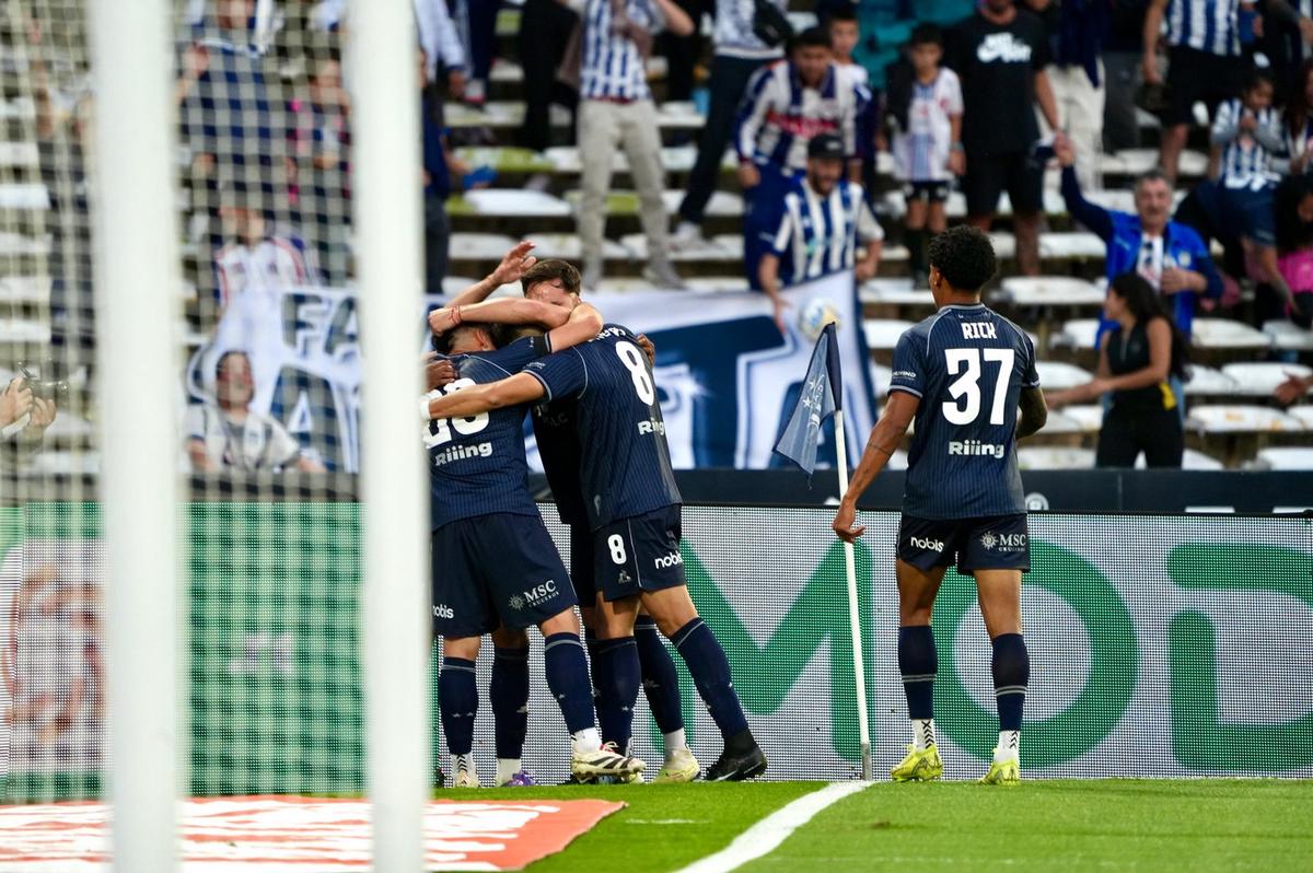 Talleres se llevó un triunfazo ante Platense en el Kempes. (Foto: Daniel Cáceres)
