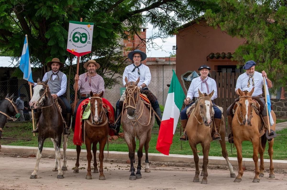 Desfile de la Unión de los Pueblos da inicio a Festival de Jesús María