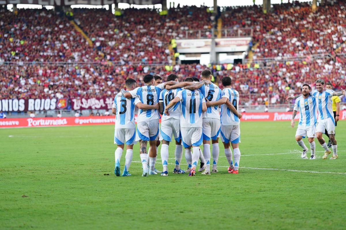 FOTO: La selección sigue líder (Foto: @Argentina)