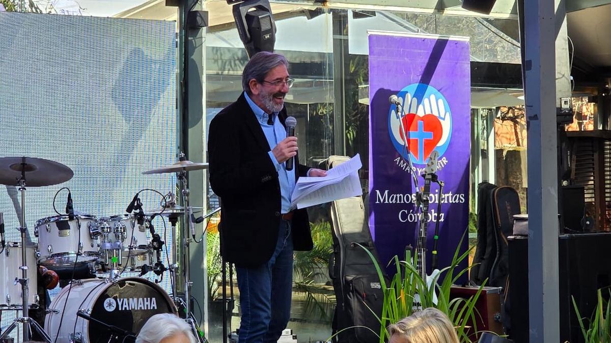 Chema Forte, en la apertura del almuerzo solidario.