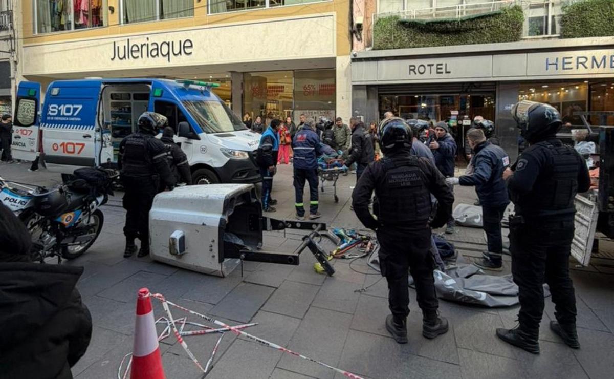 Incidente de un operario en peatonal Córdoba.