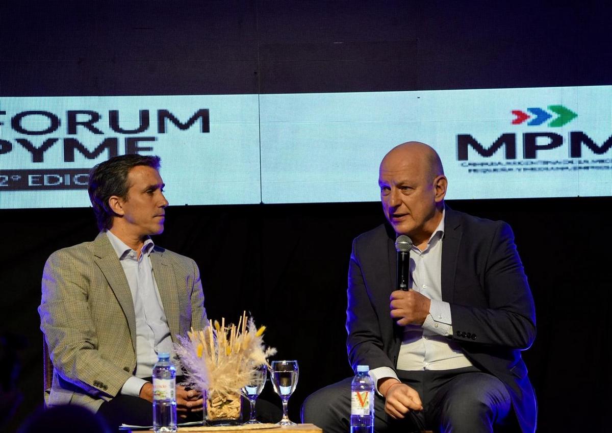 FOTO: Luis Fernández Echegaray y Sergio Berensztein, en el Forum Pyme.