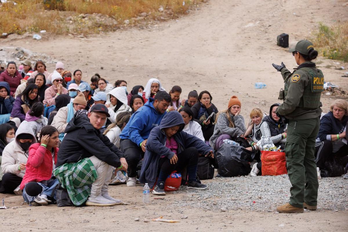 Sheinbaum criticó la criminalización de migrantes impulsada por Trump.