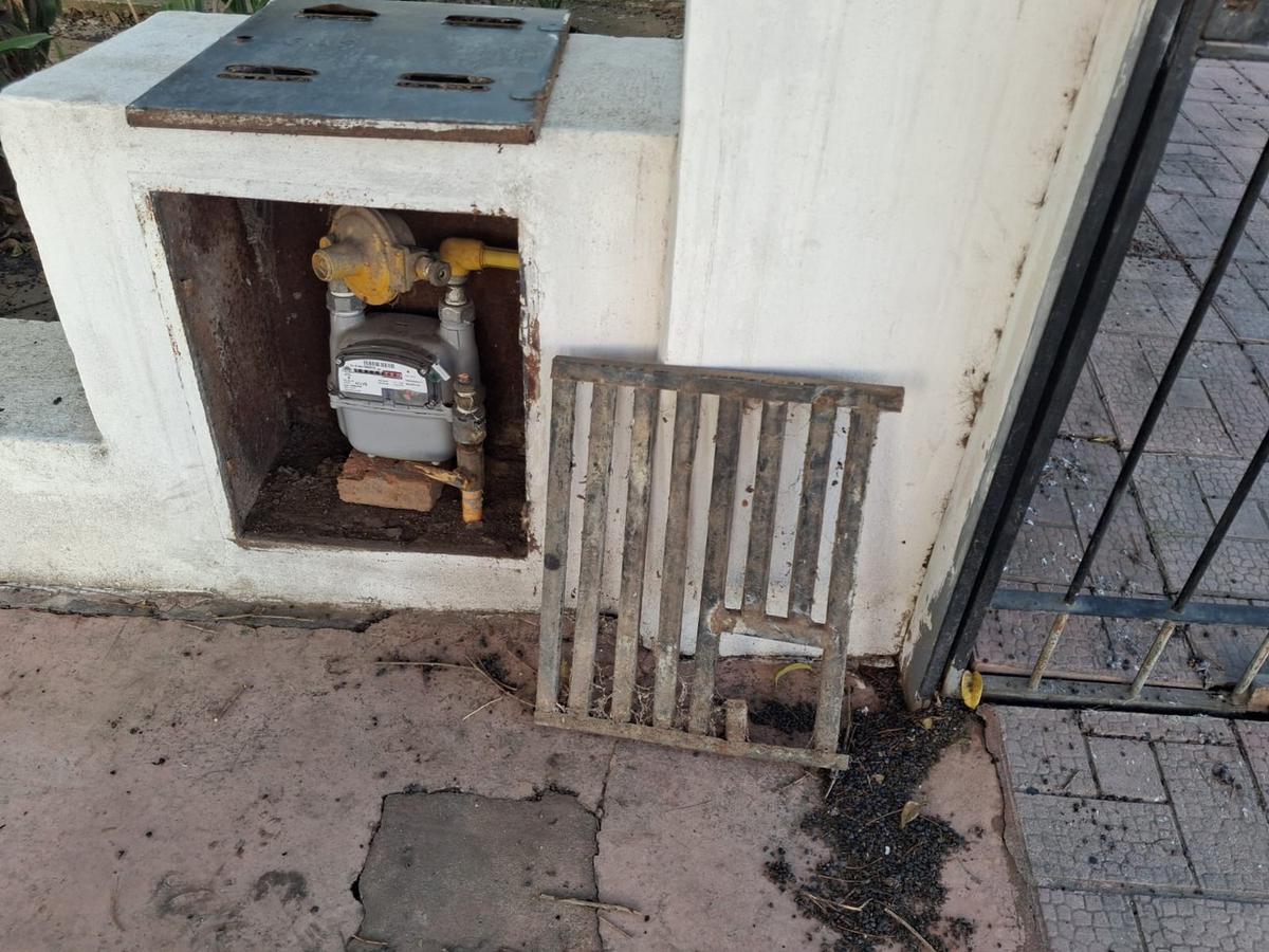 Roban caños de cobre de al menos 20 medidores de gas en barrio Panamericano. (Ema Manitta/Cadena 3)
