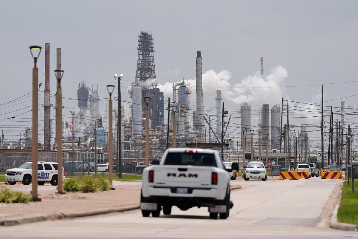 Grandes petroleras obtienen enormes ganancias gracias a la guerra en Oriente Medio
