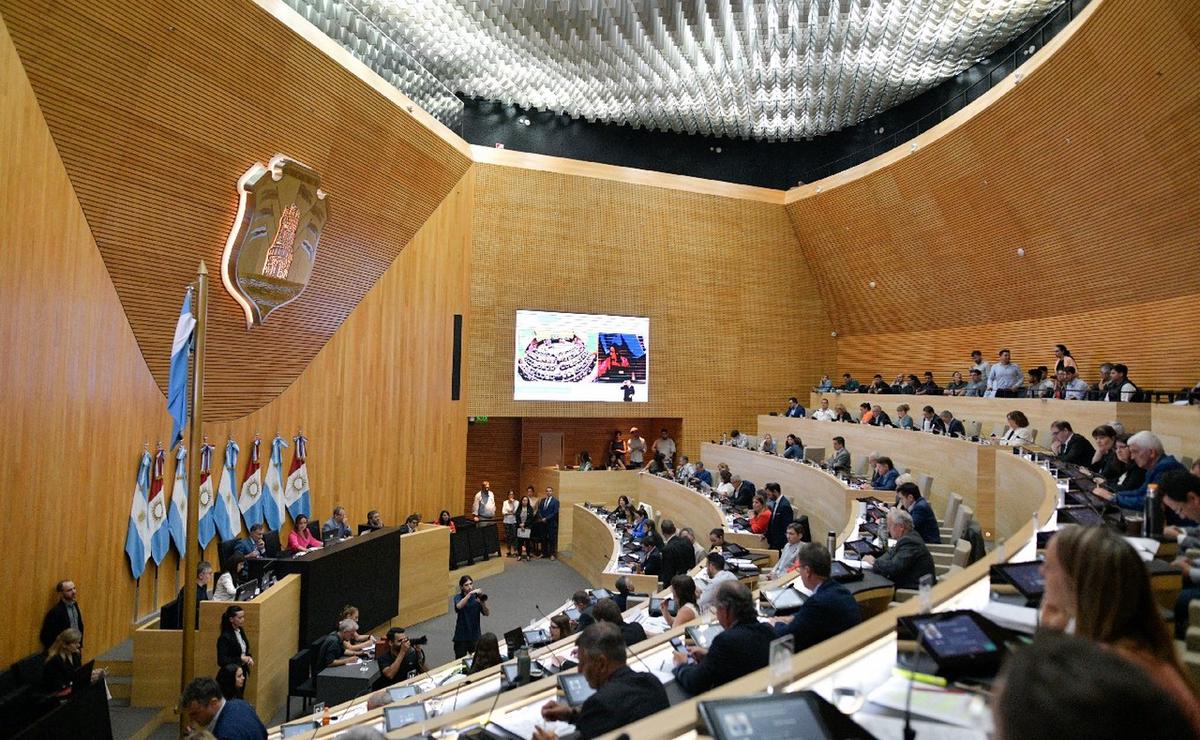 FOTO: La Legislatura de Córdoba trata este jueves el Presupuesto 2025. (Foto: X)