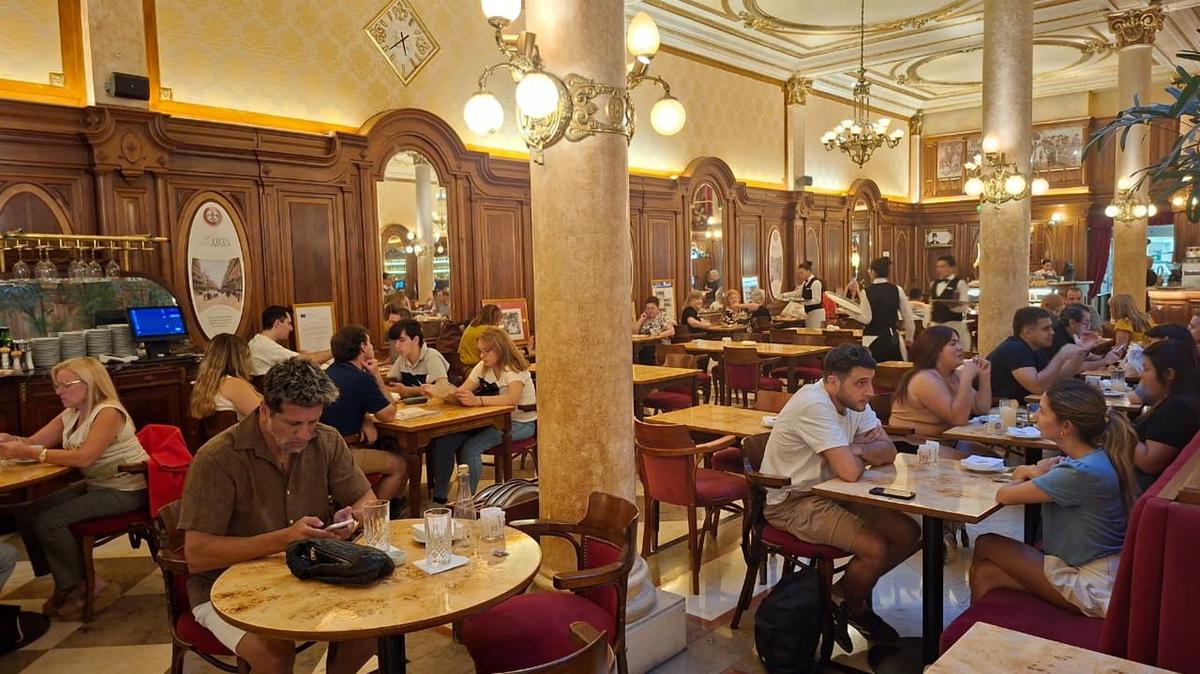 La Confitería La Ideal, un ícono de Buenos Aires.