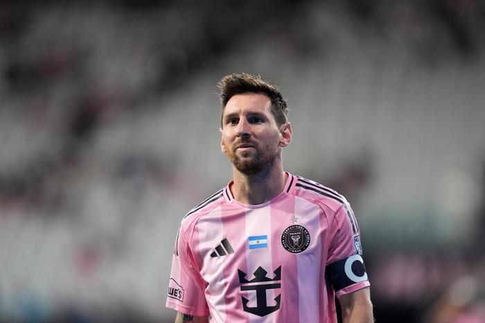 Hoyos se refirió a las vacaciones de Messi tras el Mundial y aseguró que no apurará su regreso