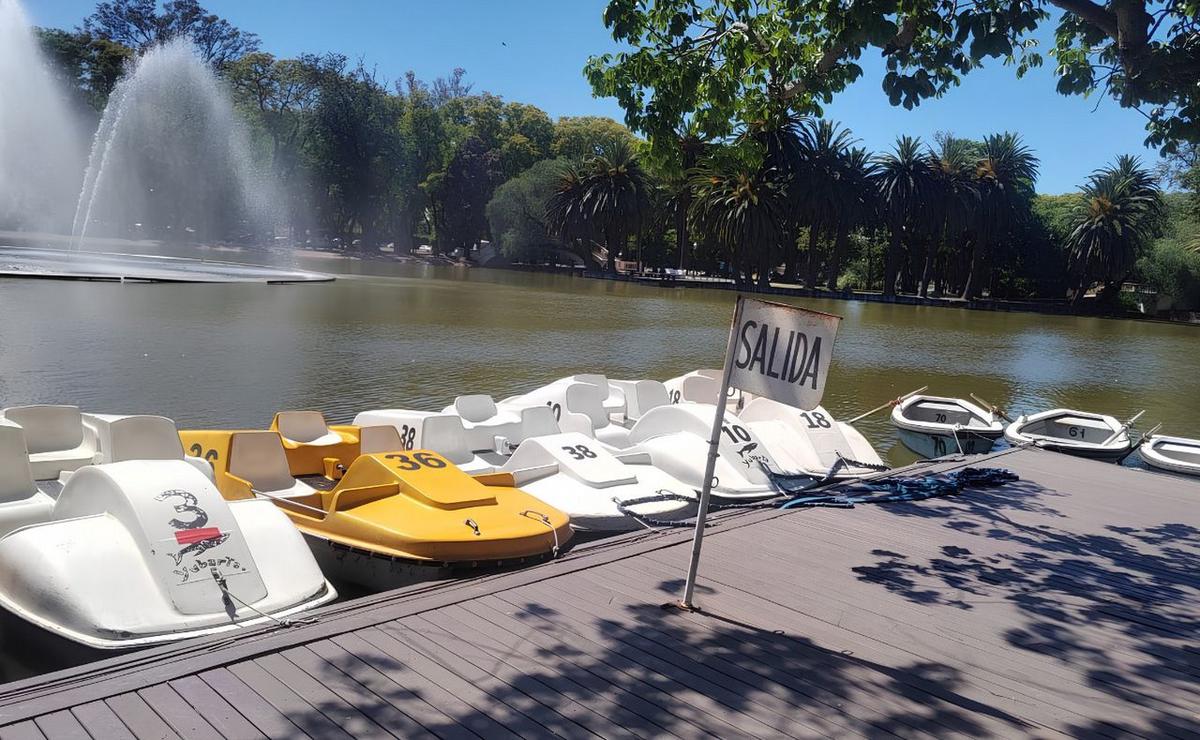 Botes a pedal en el Parque Independencia.