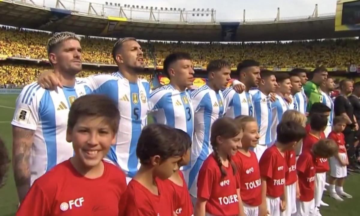 FOTO: Momento del himno argentino en Barranquilla, Colombia