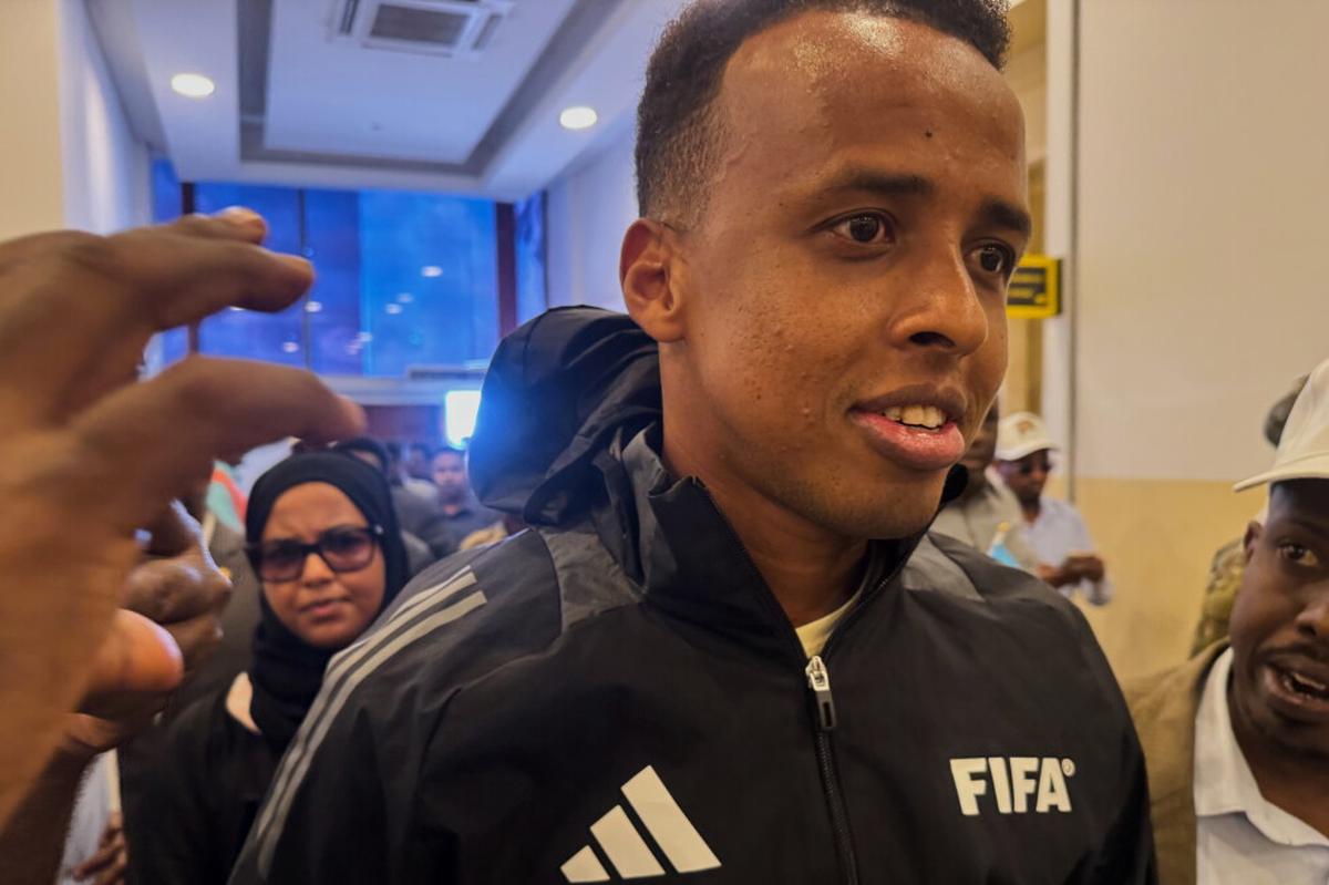 Árbitro somalí Omar Artan pitará la Supercopa de la UEFA tras veto de EE. UU. en el Mundial