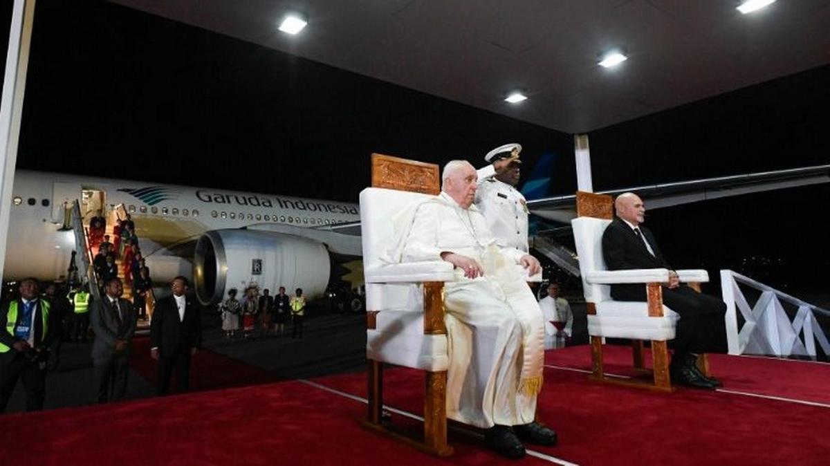 FOTO: Francisco llegó a Papúa Nueva Guinea