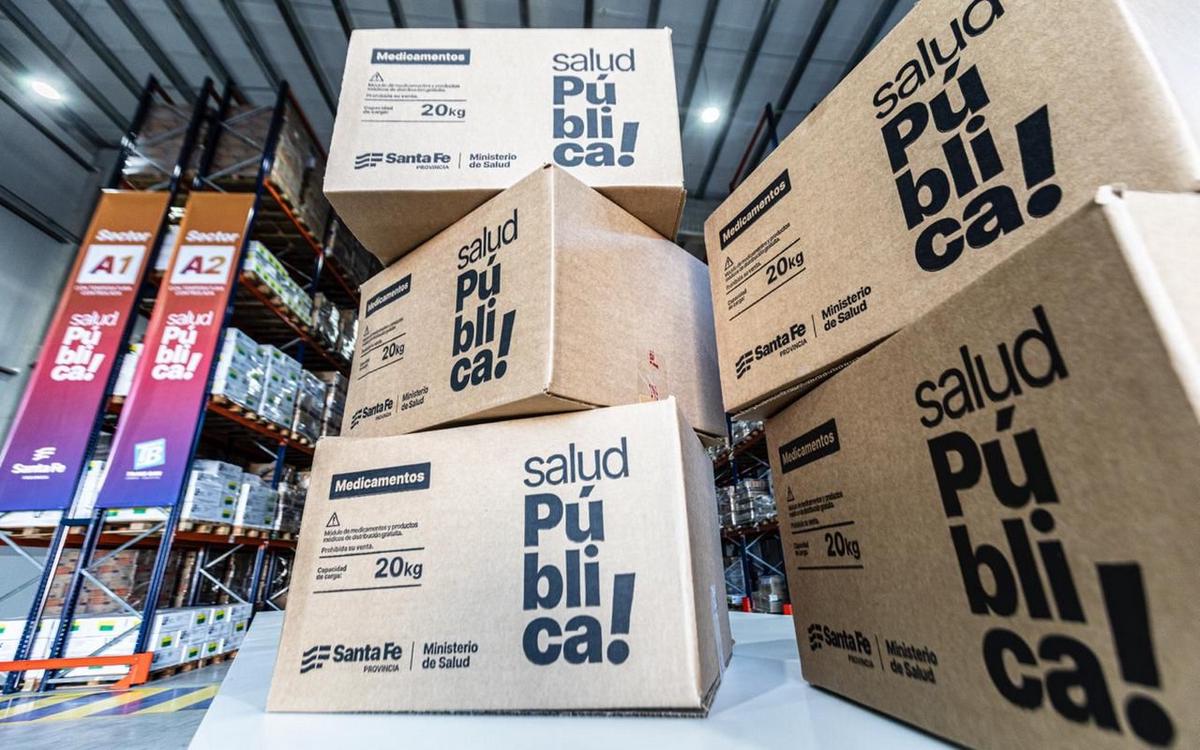 Las cajas con los medicamentos listos para su distribución.