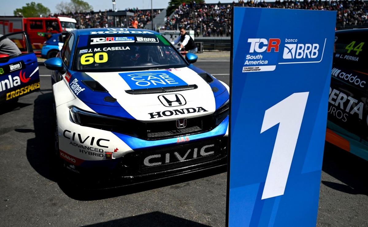 FOTO: Casella y su primera victoria de TCR, nada menos que en B.A.