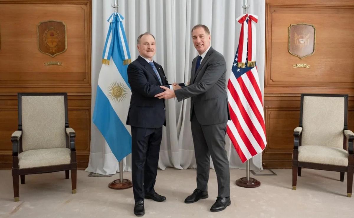 Diego Santilli y Peter Lamelas.