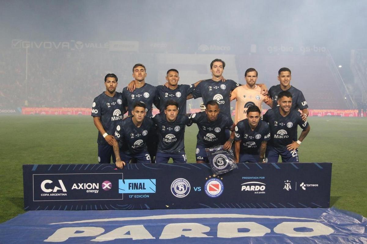Independiente Rivadavia ganó la Copa Argentina en Alta Córdoba.